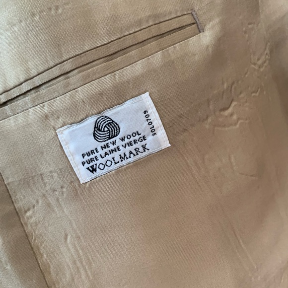 Brown Three-Button Suit Jacket - Picture 4 of 5